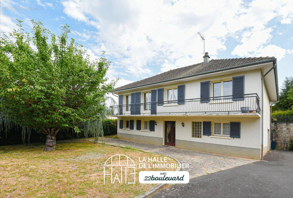 Maison à CONDAT-SUR-VIENNE