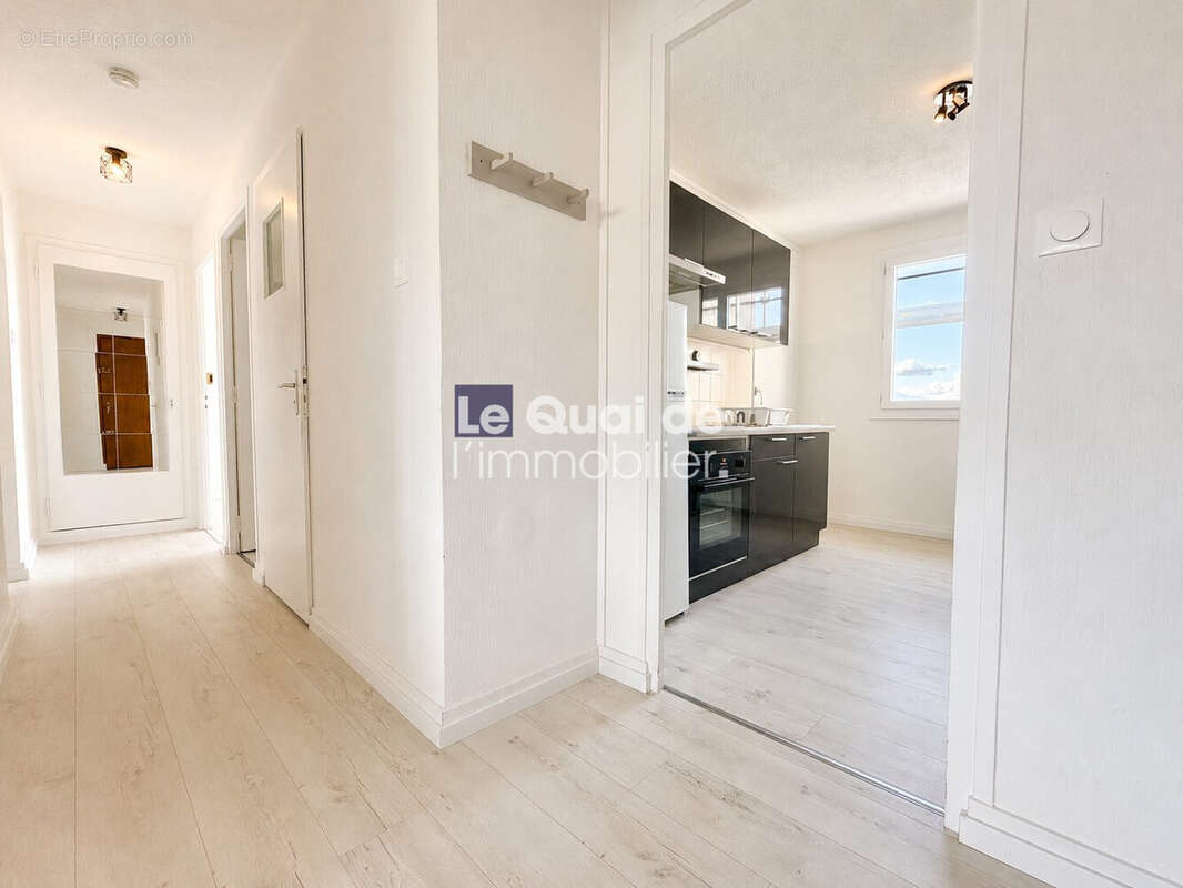 Appartement 66 m² à Chambery  - photo 9