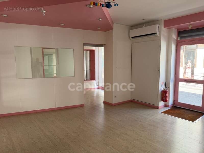 Local/bureau plus studio à vendre AUXERRE (89) local de 55 m2 plus  stuio de 28 m2 - photo 4
