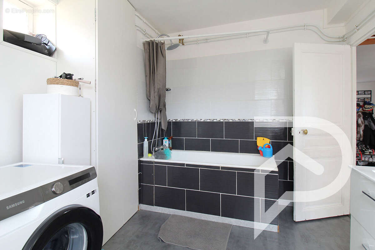 Maison à ESTREES-SAINT-DENIS