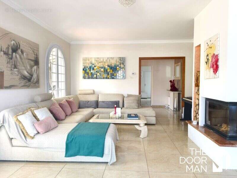 Maison à BRUGUIERES