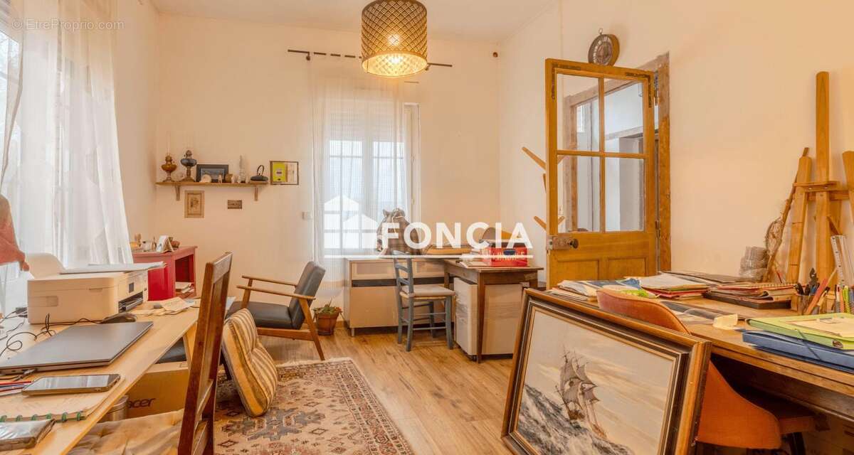 Maison à MONTFORT-LE-GESNOIS