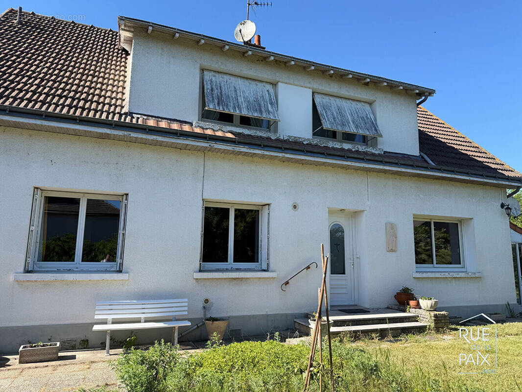 Maison à DANGE-SAINT-ROMAIN