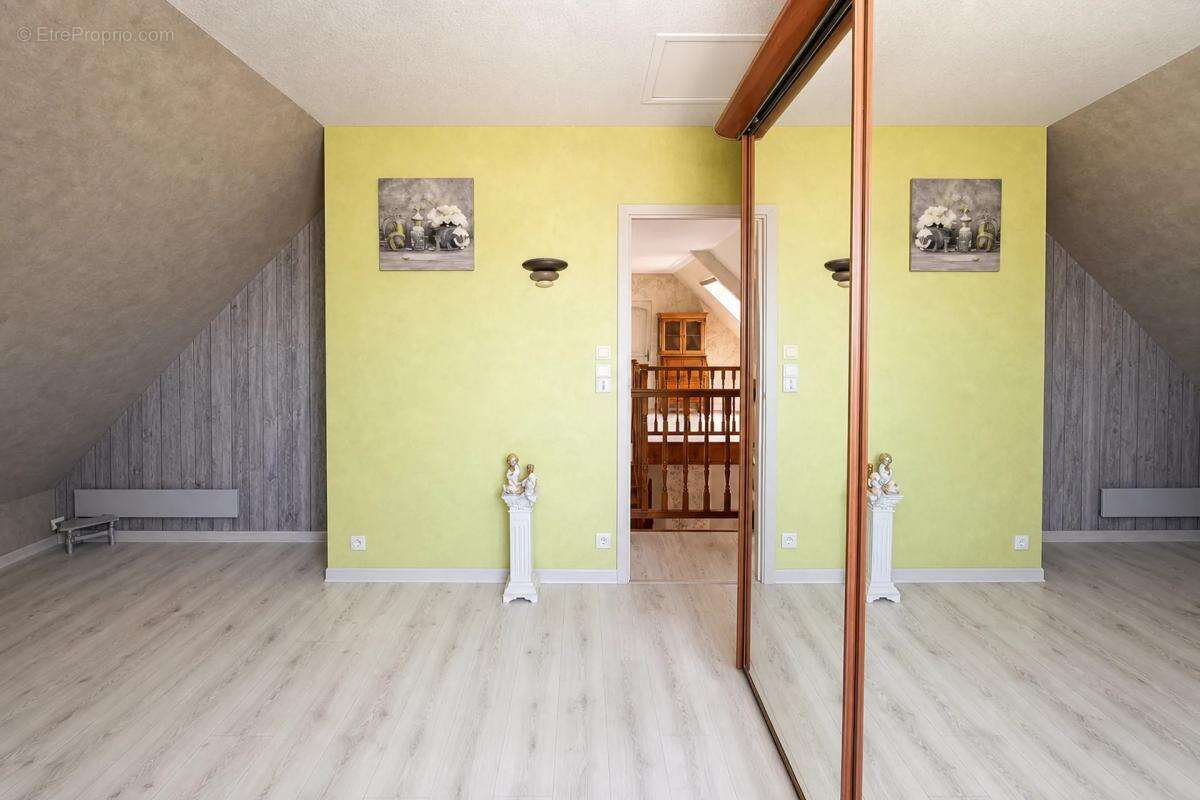 Maison 6 pièces de 187 m² avec appt indép., véranda, garages - photo 18