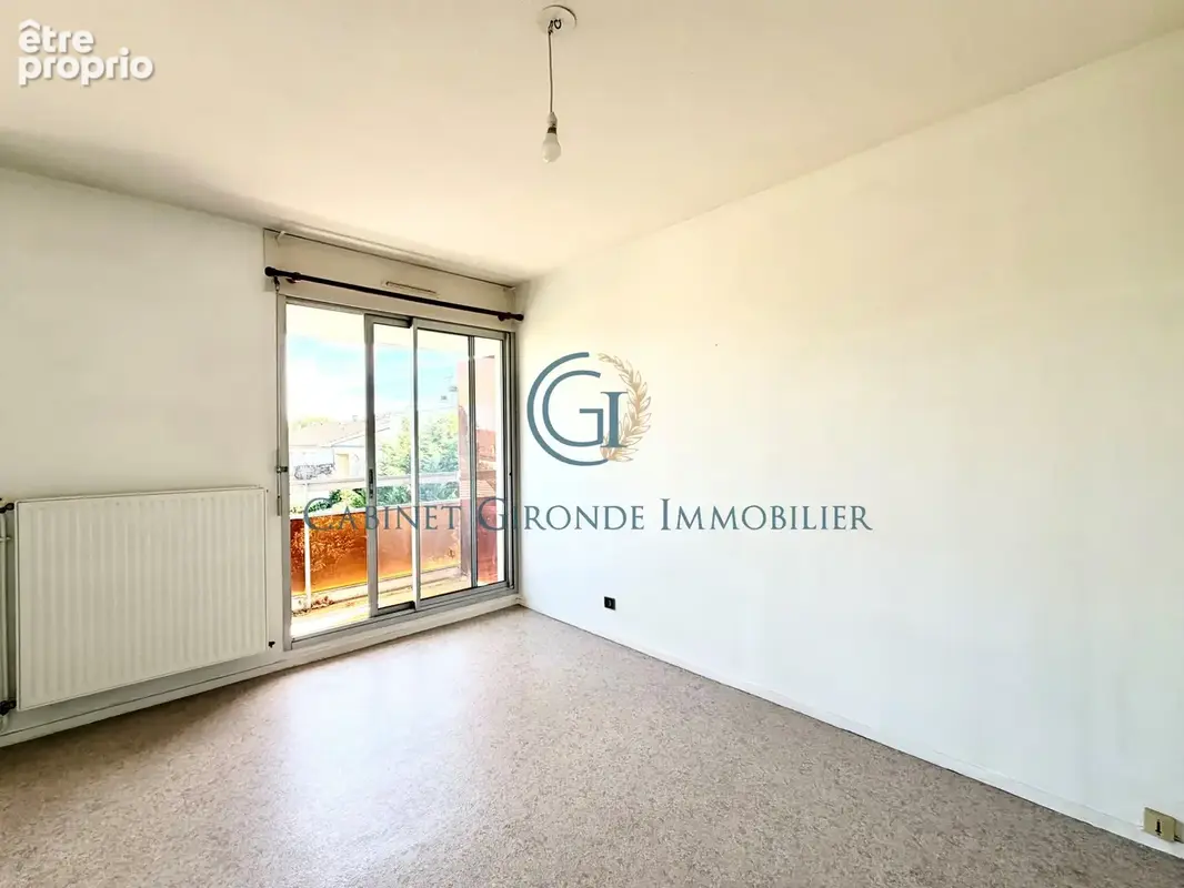 Cauderan appartement t2 balcon parking securise - photo 4