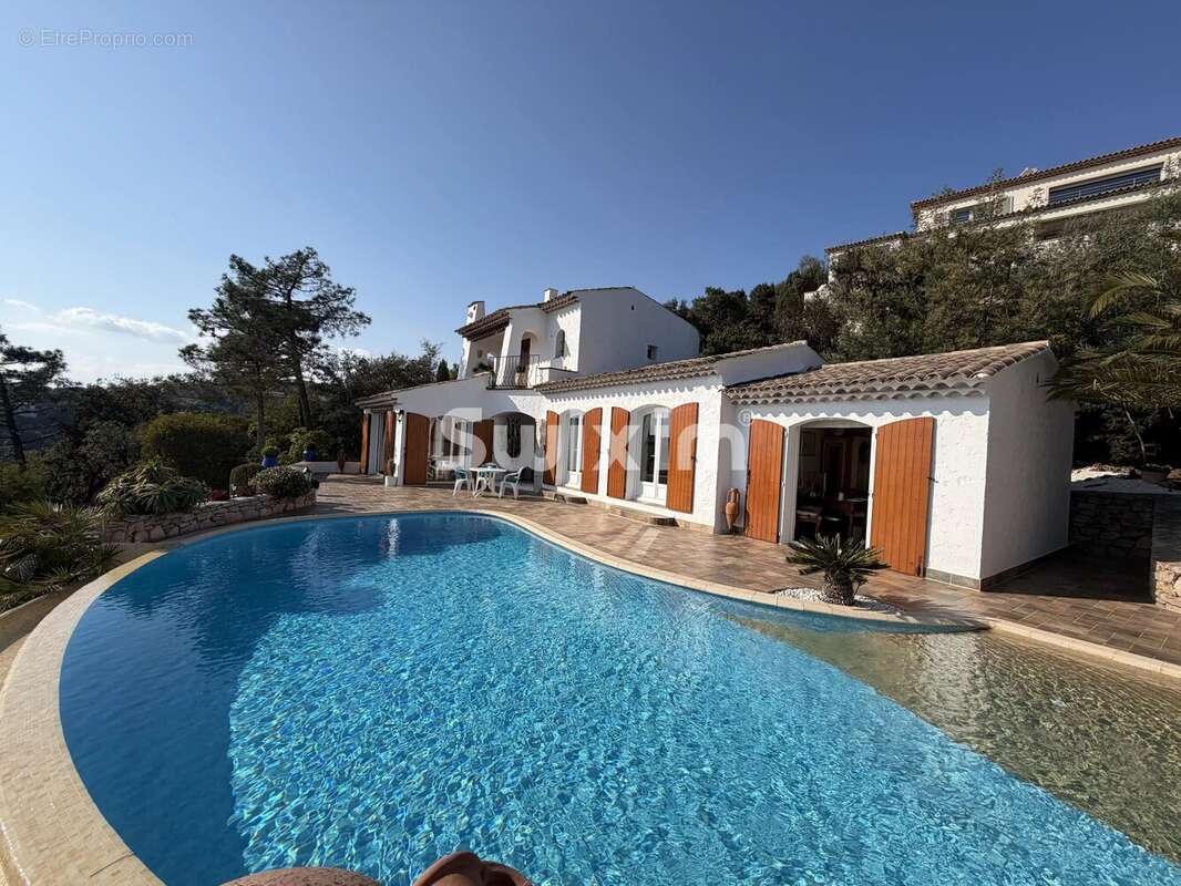 Maison à LES ISSAMBRES
