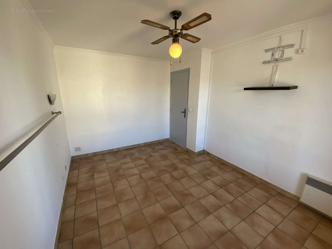 Maison à SAINT-LAURENT-DE-LA-SALANQUE