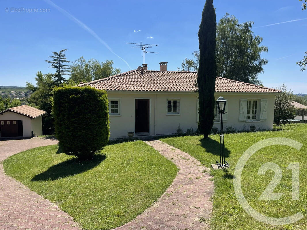 Maison à RUELLE-SUR-TOUVRE