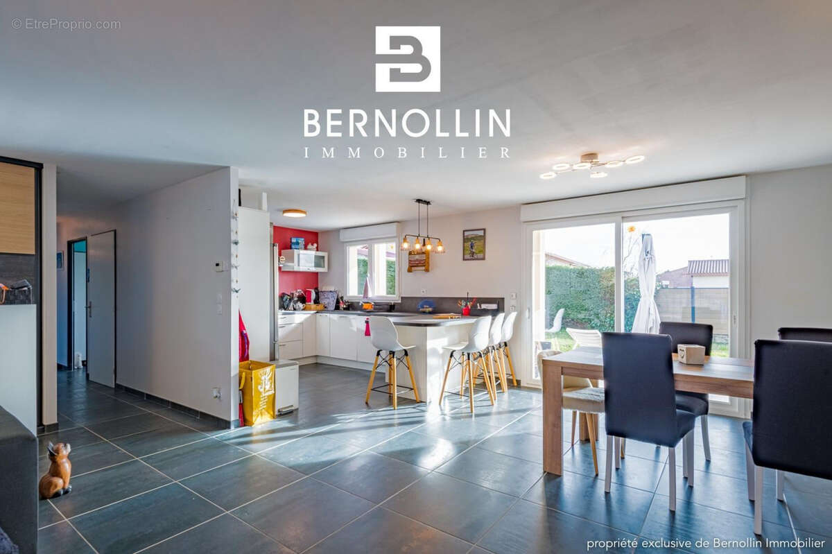 Maison à MONTREVEL-EN-BRESSE