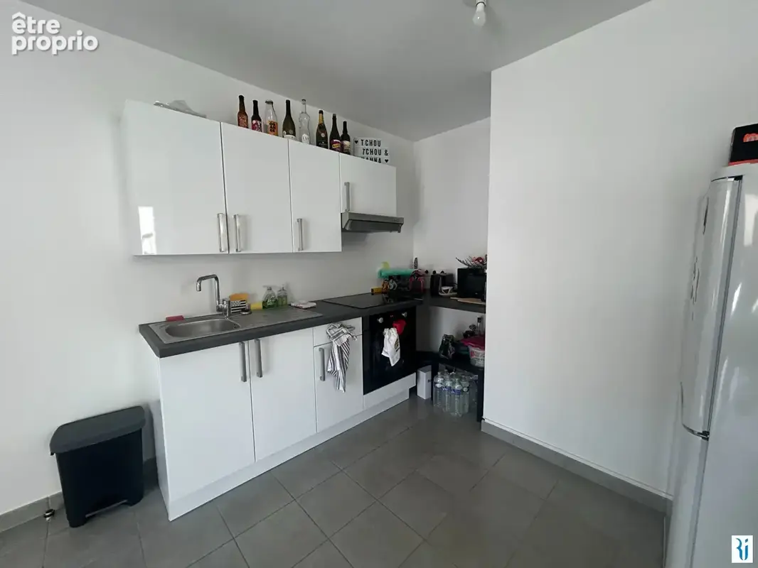 A vendre secteur Docks appartement F3 avec balcon et parking. - photo 6