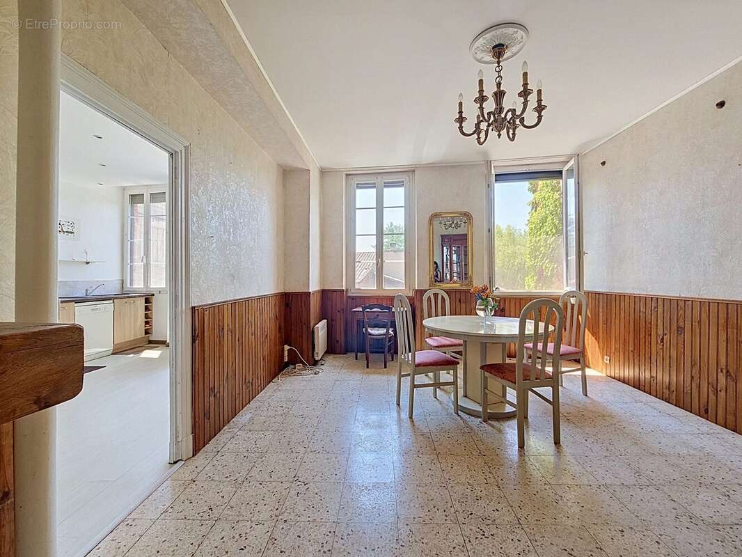 Maison 210 m² à Bourg-Saint-Bernard  - photo 6