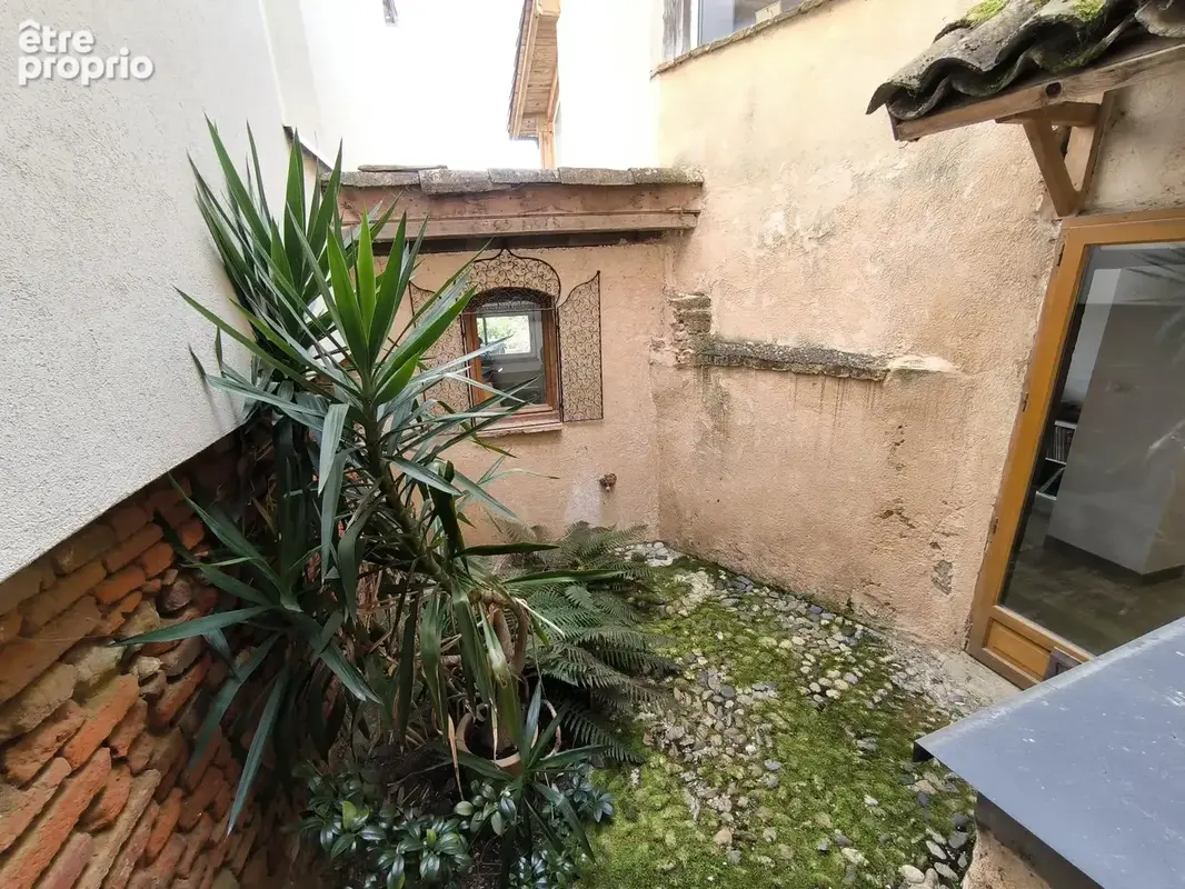 Maison de caractère T6 de 208 m2 avec jardin privatif - photo 3