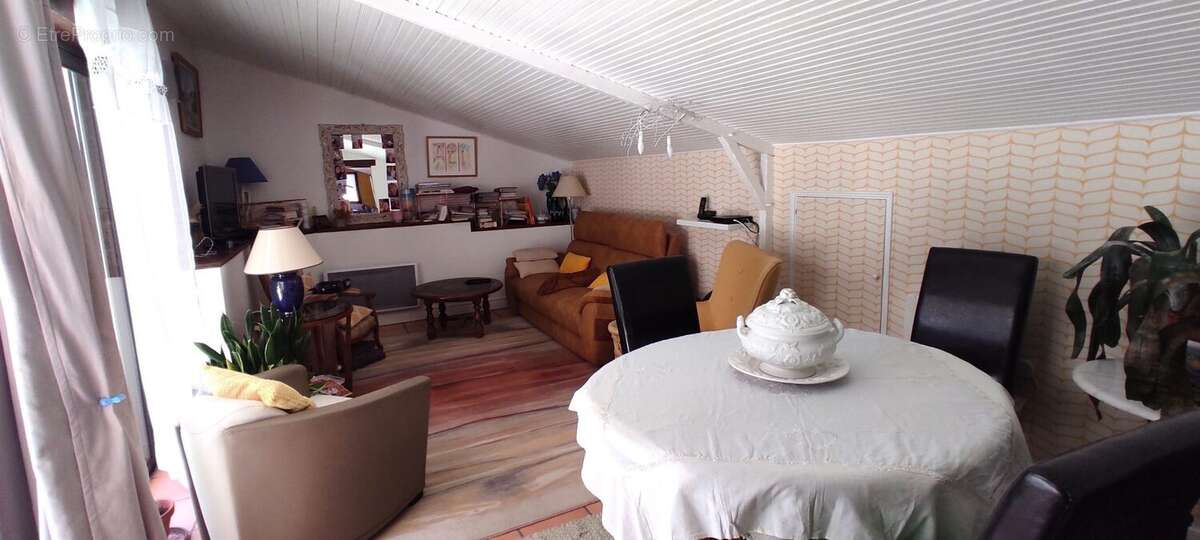 Maison à FONTCOUVERTE
