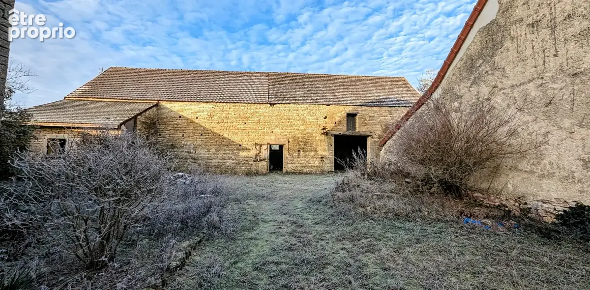 En bourgogne, dans le département de l'yonne, maison ancienne de caractere  avec dependances et terrain - photo 14