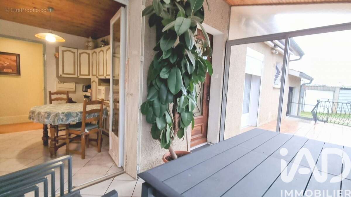 Maison 107 m² à Castres  - photo 4