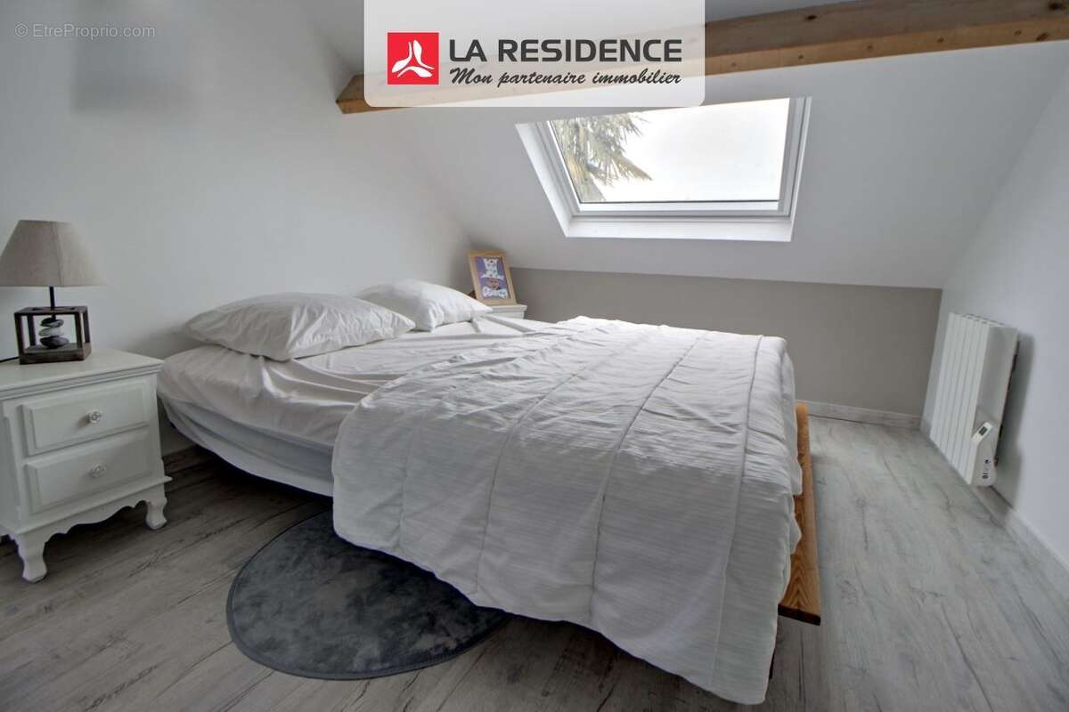 Maison à LES CLAYES-SOUS-BOIS