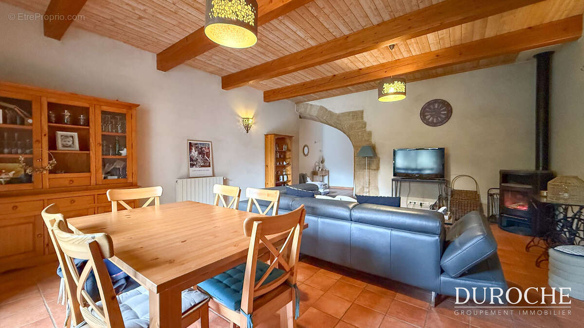Maison à COURTHEZON