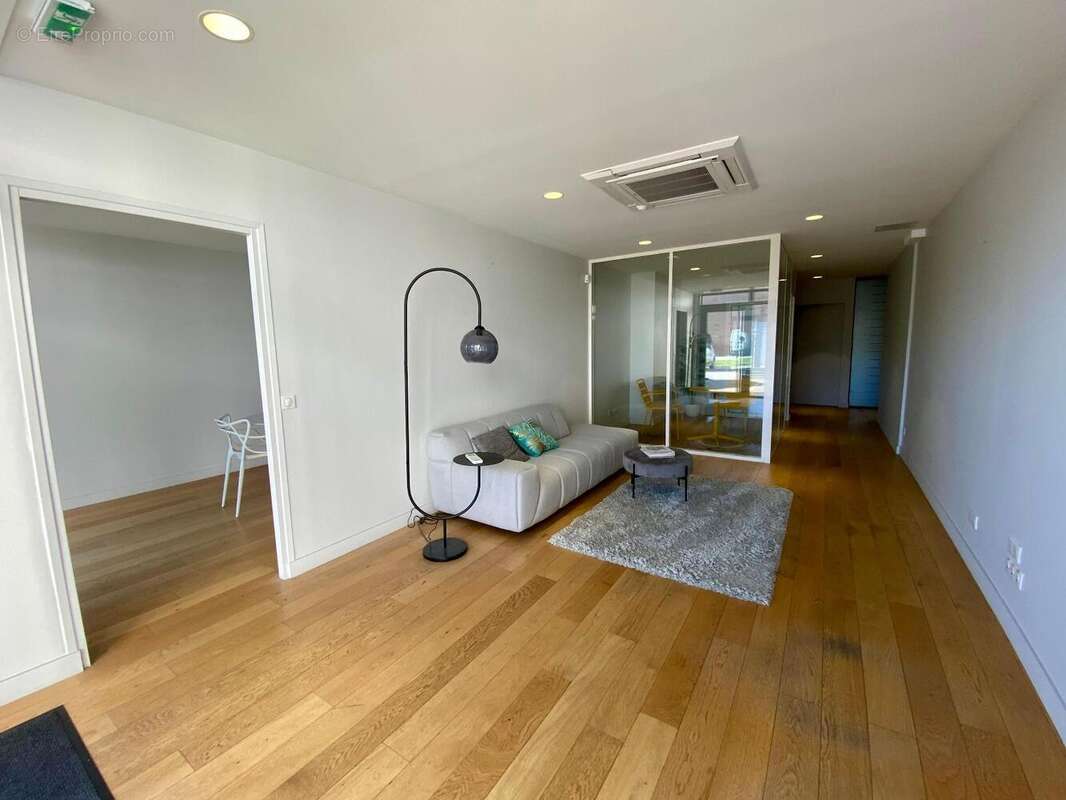   - Commerce à L'UNION