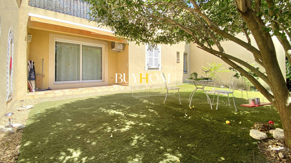 Appartement à L'ISLE-SUR-LA-SORGUE