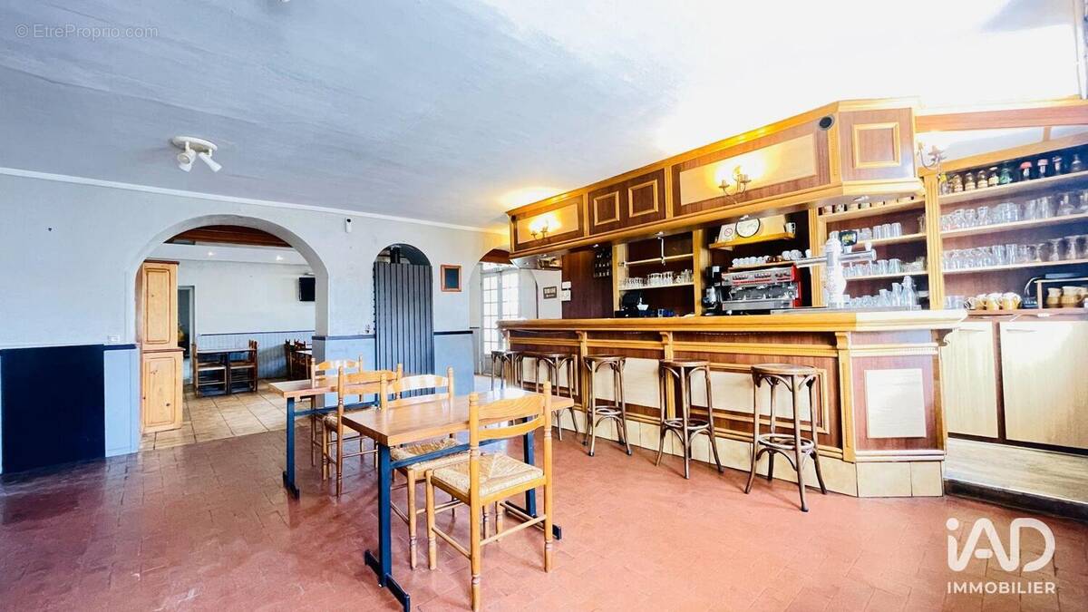 Photo 1 - Commerce à CHEPTAINVILLE