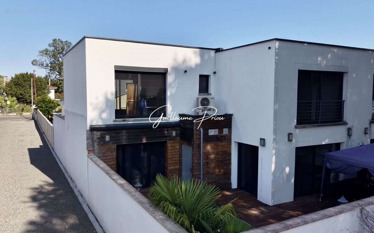 Maison à CARBON-BLANC