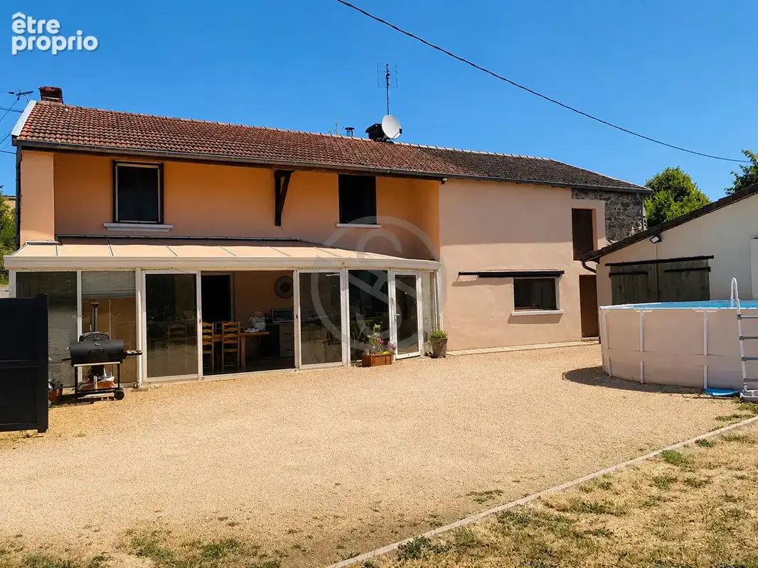 Matour Maison Familiale 4 chambres Terrain 1925m2 et dépendance!!! - photo 2