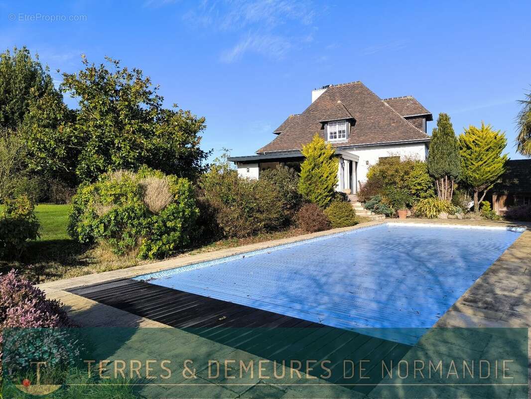 Maison à PONT-L'EVEQUE