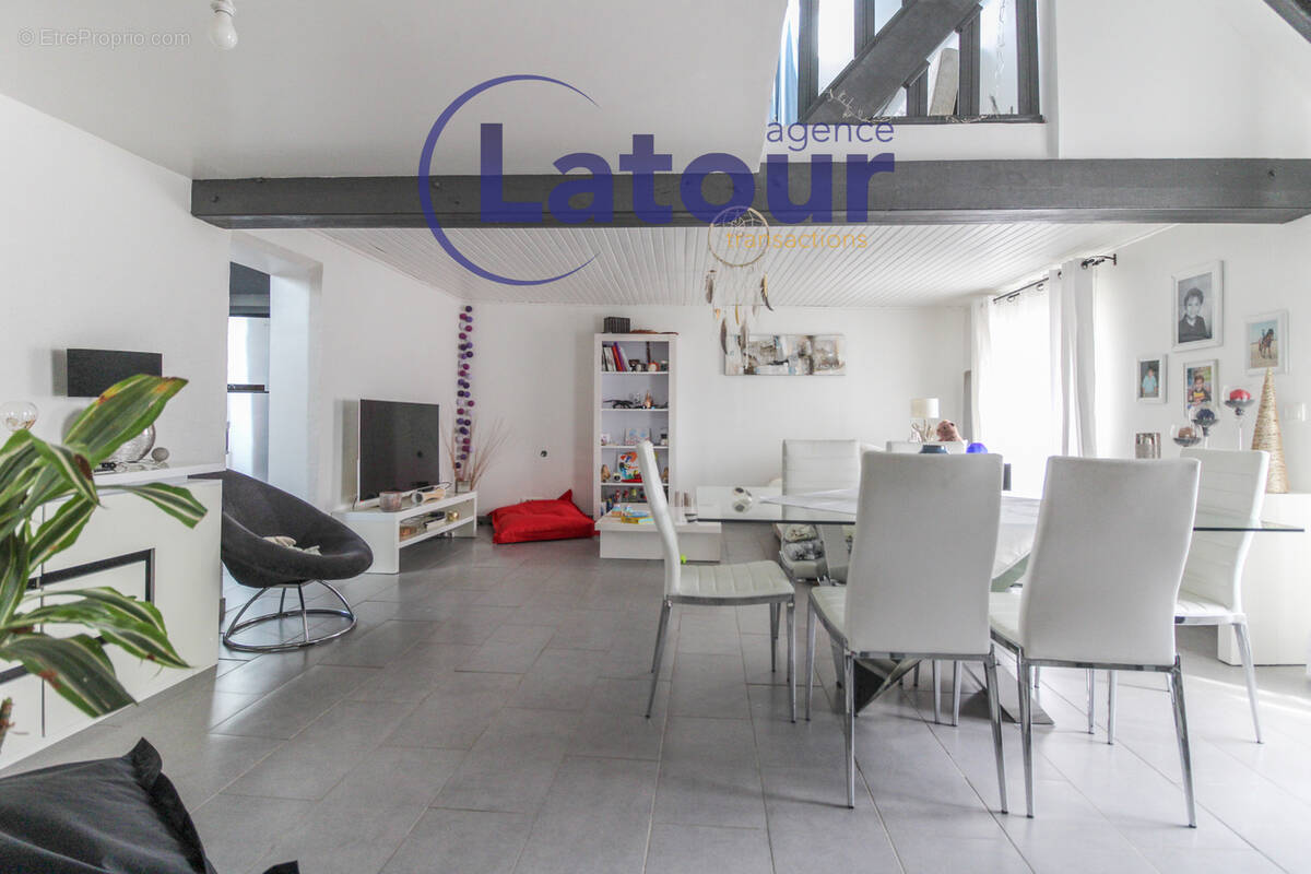 Appartement à HOUDAN