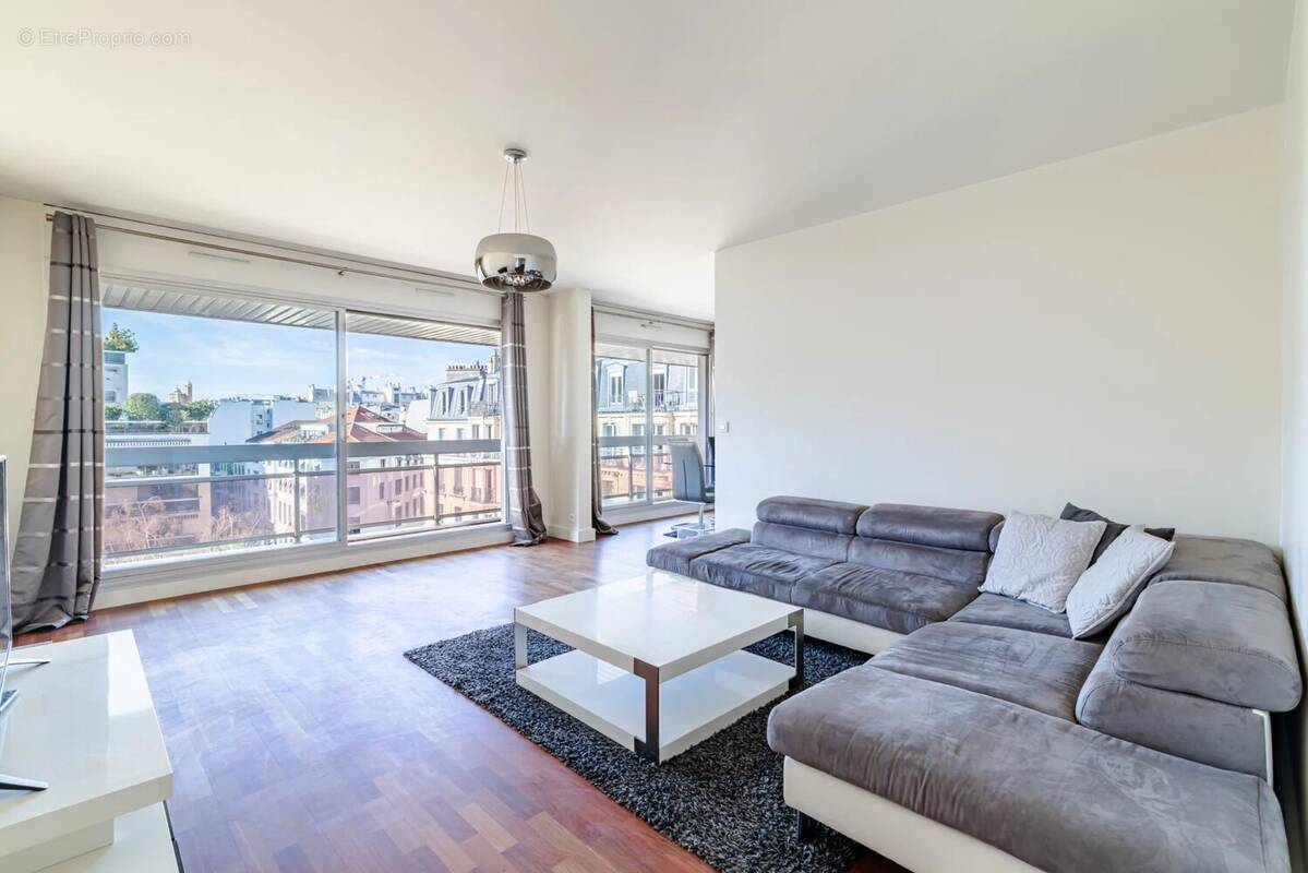 Appartement à PARIS-17E