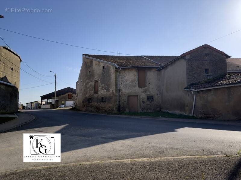 Maison à MAIRY-MAINVILLE