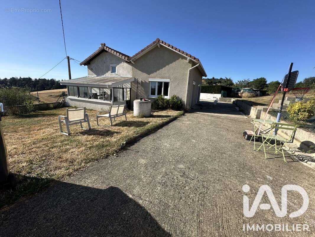 Maison 110 m² à Saint-Heand  - photo 2