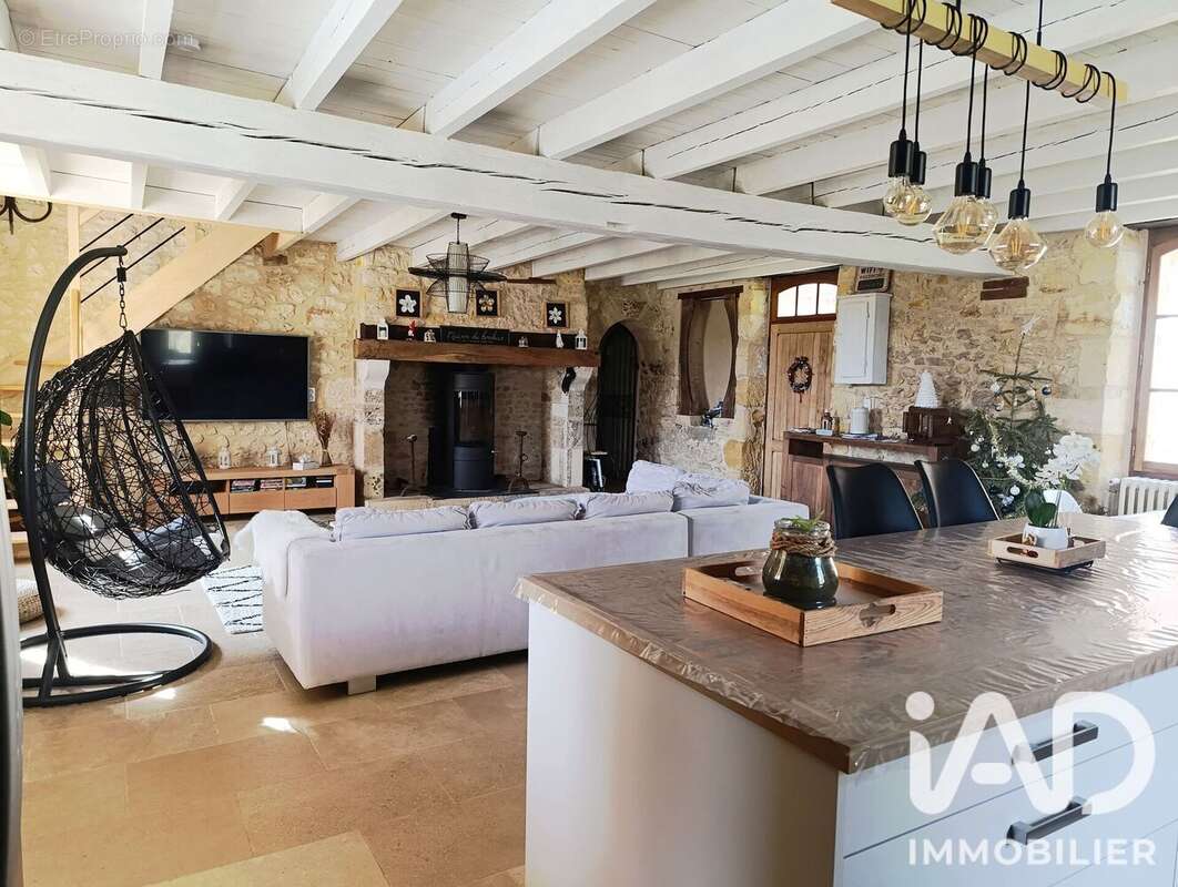 Maison 223 m² à Coux-Et-Bigaroque  - photo 6