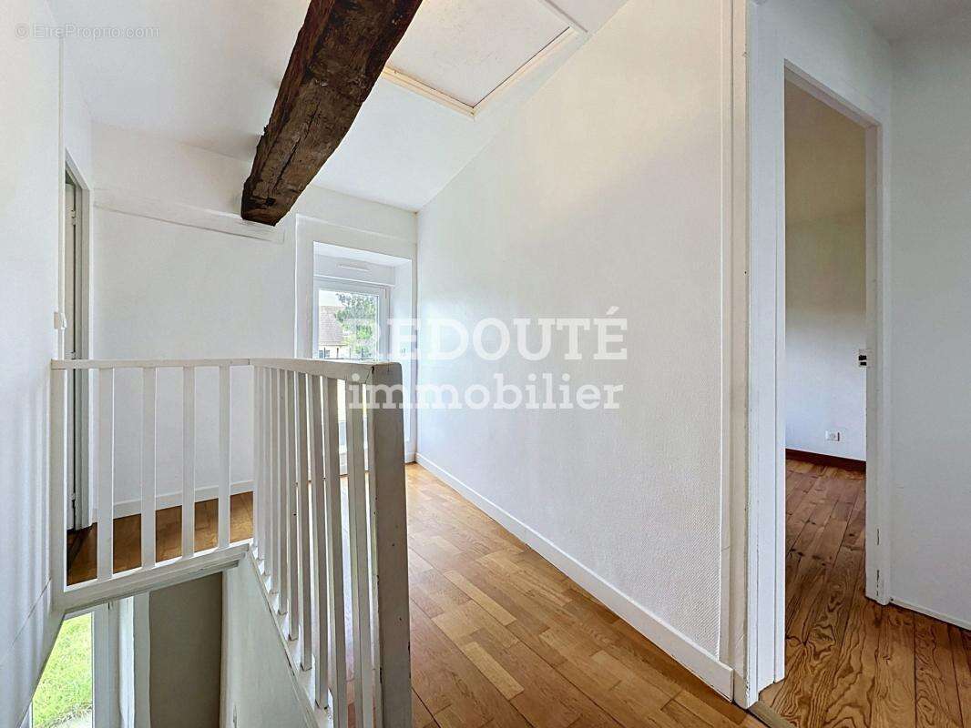 Les mesneux- maison de type 5 avec jardin et garage - photo 9