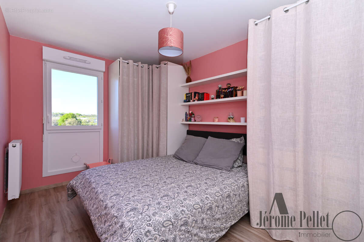 T3 récent avec grand balcon terrasse et garage - Résidence sécurisée - photo 4