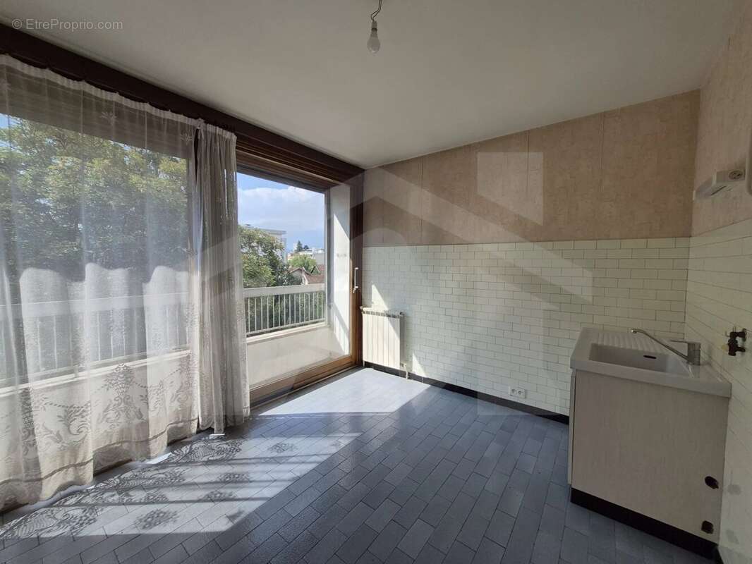 Appartement 2P+C - photo 3
