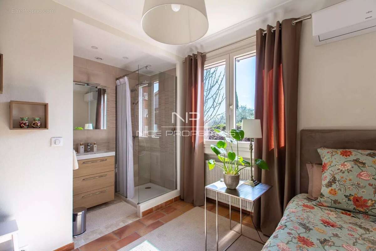 Maison à SAINT-JEANNET