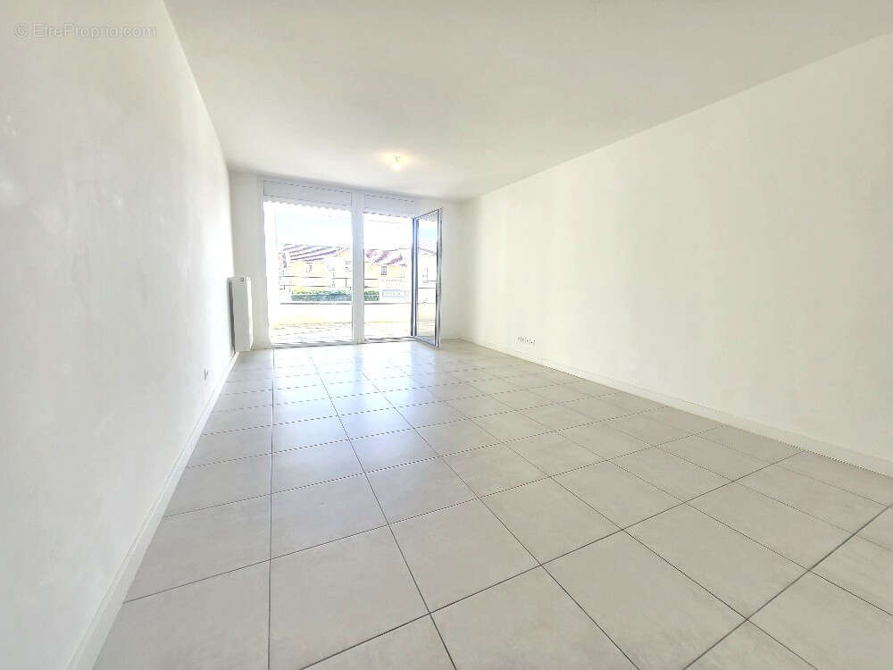 Appartement à SATHONAY-CAMP