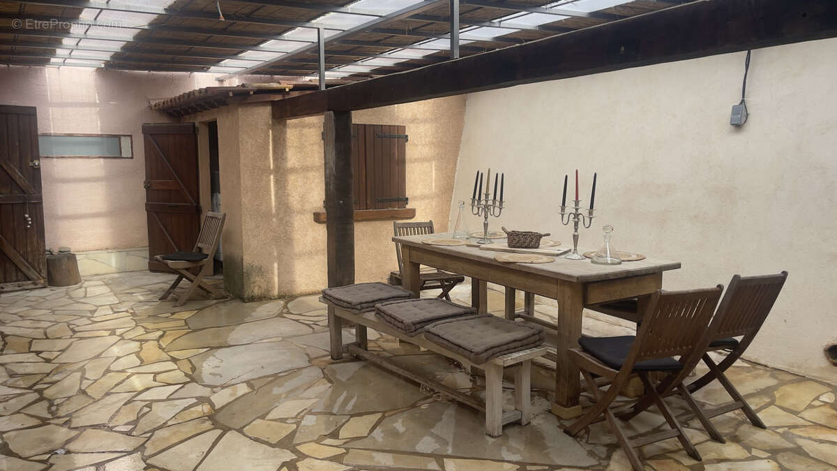 Appartement à SIX-FOURS-LES-PLAGES
