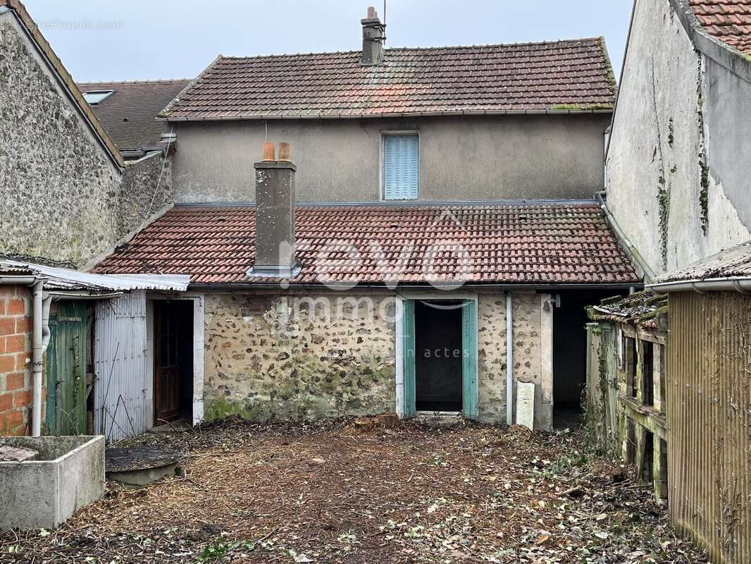 Maison à SAINT-REMY-L'HONORE