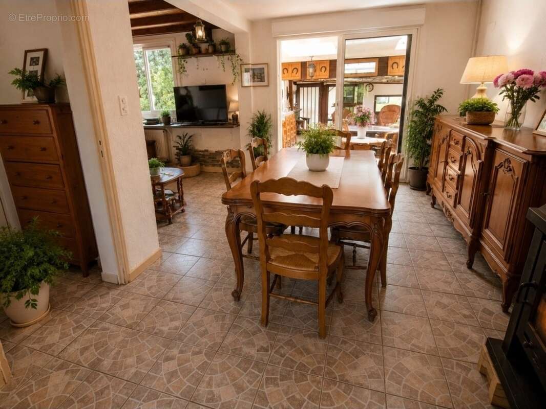 MAISON T5 à vendre 5 pièces banlieue EPINAL (88) avec PISCINE, GARAGE, mare sur 2600 m2 TERRAIN - photo 8