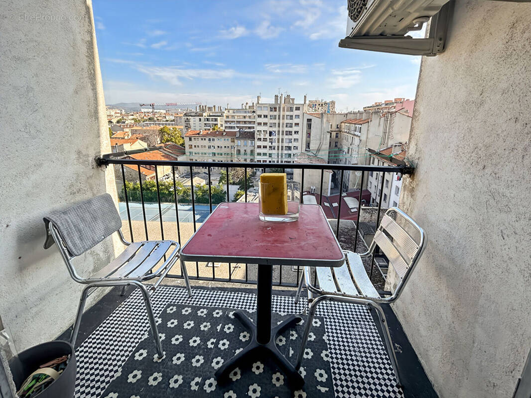 Appartement à MARSEILLE-3E