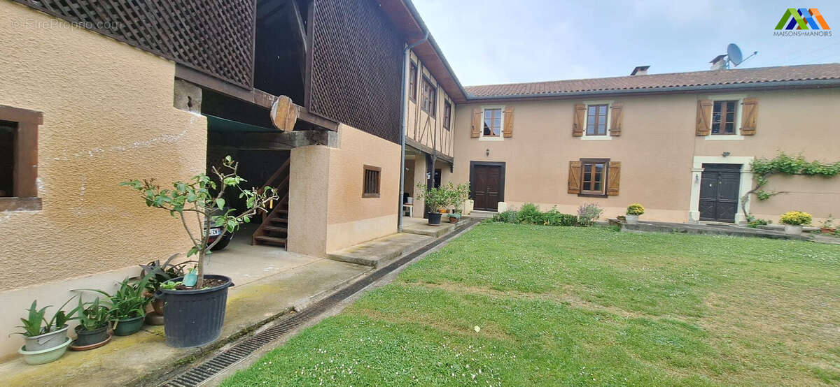 Maison 307 m² à Trie-Sur-Baise  - photo 4