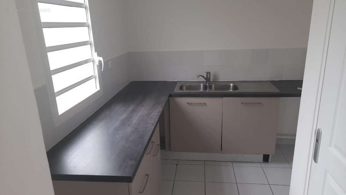 Appartement t3 Secteur Lamentin superficie 61 m2 - photo 3