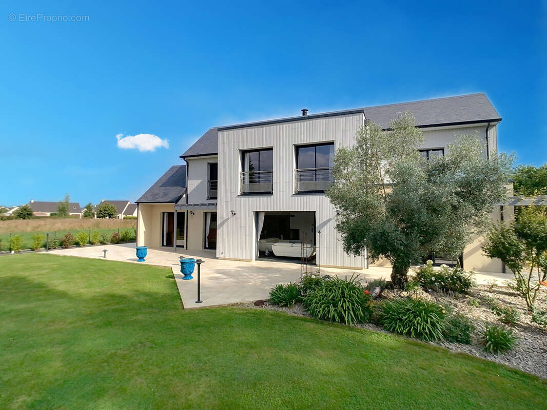 Maison à LA HAYE-DU-PUITS