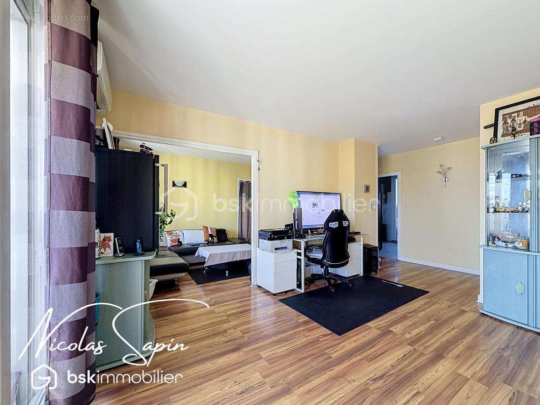T5 traversant de 79m2 plus parking et cave - photo 6