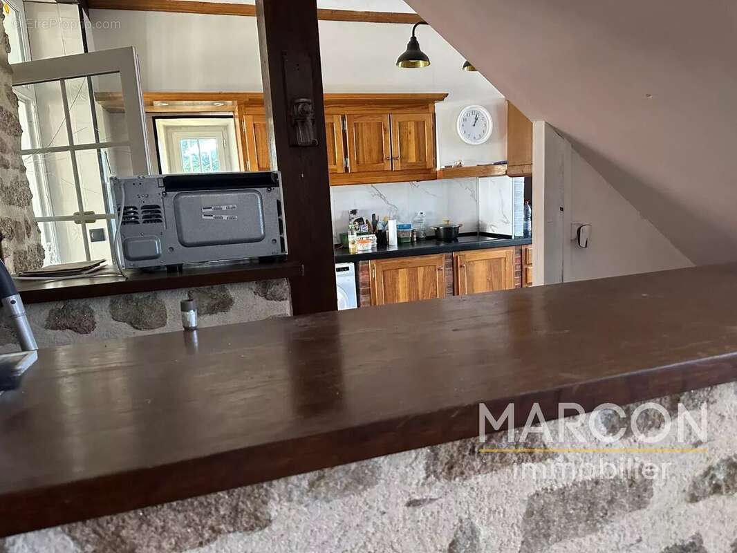 Maison à SAINT-LEGER-BRIDEREIX