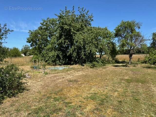 Maison à FOLLAINVILLE-DENNEMONT