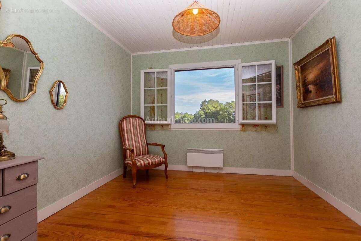 Maison à VEZERONCE-CURTIN