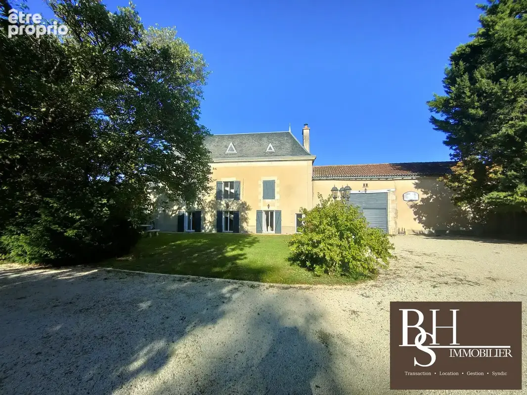 Maison 7 pièces 175 m² à vendre à Le Rochereau (86170) - photo 1