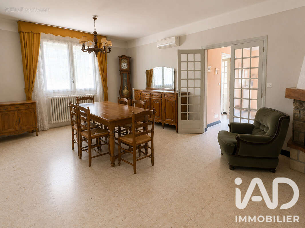 Maison 137 m² à Saint-Sernin  - photo 9
